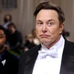 Dramatic Moment Elon Musk “Sinks” Twitter (Video)