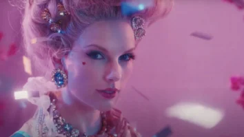 Taylor Swift  Bejeweled MP4